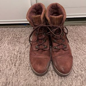 Womens boots. Cute for fall or winter!